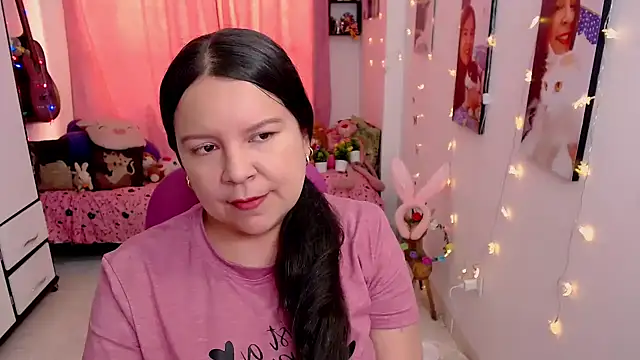 Snapshot of claryssa_ chatting on 3, 4, 2026 claryssa online show from 3, 4, 2026