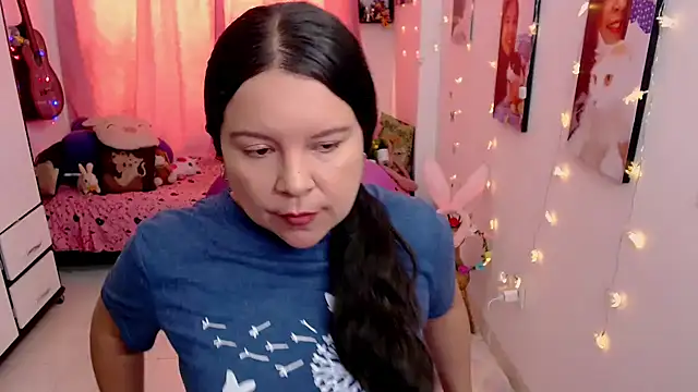 Snapshot of claryssa_ chatting on 6, 4, 2026 claryssa online show from 6, 4, 2026