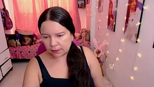 Snapshot of claryssa_ chatting on 9, 4, 2026 claryssa online show from 9, 4, 2026