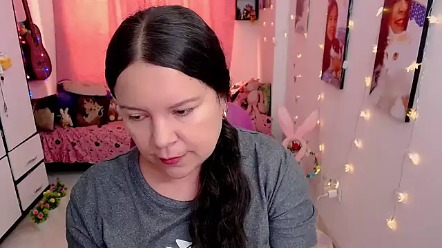 Snapshot of claryssa_ chatting on 12, 4, 2026 claryssa online show from 12, 4, 2026