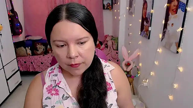 Snapshot of claryssa_ chatting on 15, 4, 2026 claryssa online show from 15, 4, 2026