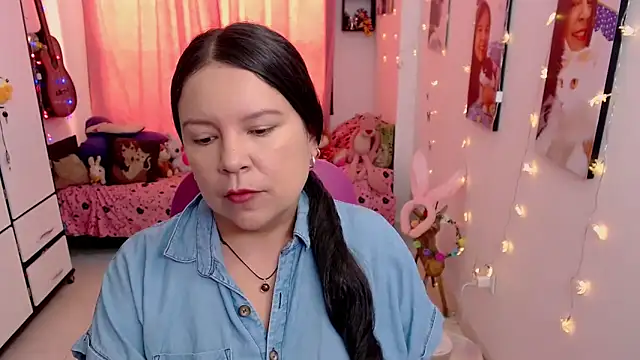 Snapshot of claryssa_ chatting on 17, 4, 2026 claryssa online show from 17, 4, 2026
