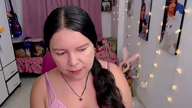 Snapshot of claryssa_ chatting on 18, 4, 2026 claryssa online show from 18, 4, 2026