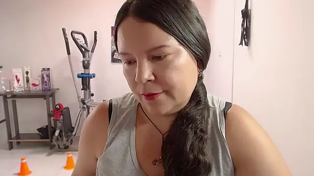 Snapshot of claryssa_ chatting on 13, 5, 2026 claryssa online show from 13, 5, 2026