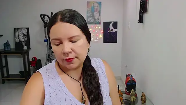 Snapshot of claryssa_ chatting on 28, 5, 2026 claryssa online show from 28, 5, 2026