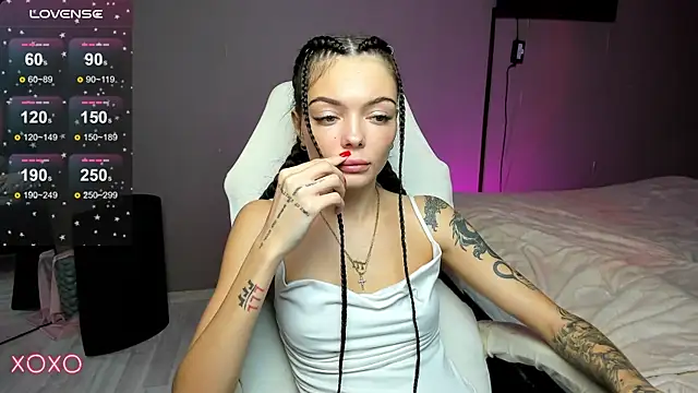 Snapshot of Mariella_Adamss chatting on 28, 10, 2025 Mariella Adamss online show from 28, 10, 2025