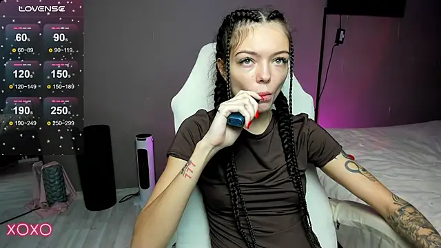 Snapshot of Mariella_Adamss chatting on 30, 10, 2025 Mariella Adamss online show from 30, 10, 2025