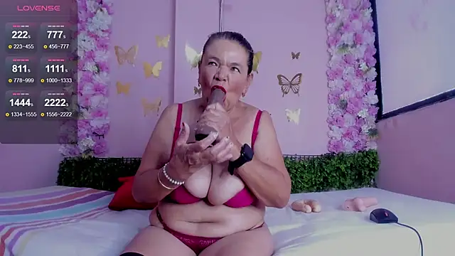 Snapshot of grandmother_milf chatting on 14, 7, 2026 grandmother milf online show from 14, 7, 2026