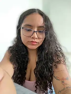 Snapshot of CurlyGirl_1 chatting on 12, 12, 2024 CurlyGirl 1 online show from 12, 12, 2024