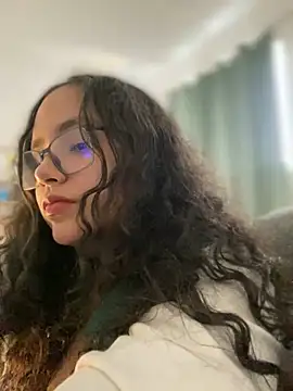 Snapshot of CurlyGirl_1 chatting on 22, 12, 2024 CurlyGirl 1 online show from 22, 12, 2024