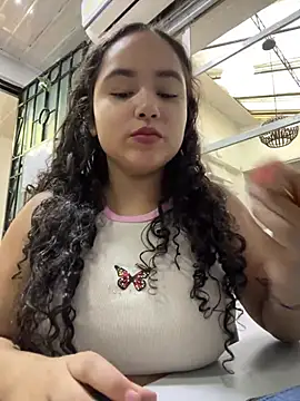 Snapshot of CurlyGirl_1 chatting on 10, 1, 2025 CurlyGirl 1 online show from 10, 1, 2025