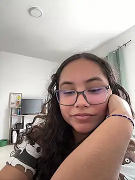 Snapshot of CurlyGirl_1 chatting on 31, 1, 2025 CurlyGirl 1 online show from 31, 1, 2025