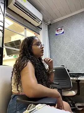 Snapshot of CurlyGirl_1 chatting on 5, 2, 2025 CurlyGirl 1 online show from 5, 2, 2025