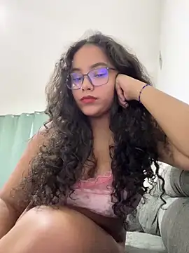 Snapshot of CurlyGirl_1 chatting on 21, 2, 2025 CurlyGirl 1 online show from 21, 2, 2025
