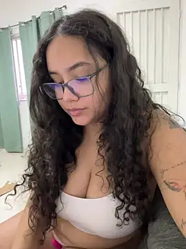 Snapshot of CurlyGirl_1 chatting on 22, 2, 2025 CurlyGirl 1 online show from 22, 2, 2025