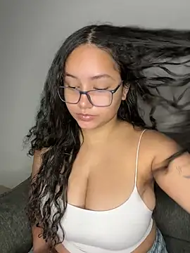 Snapshot of CurlyGirl_1 chatting on 11, 3, 2025 CurlyGirl 1 online show from 11, 3, 2025