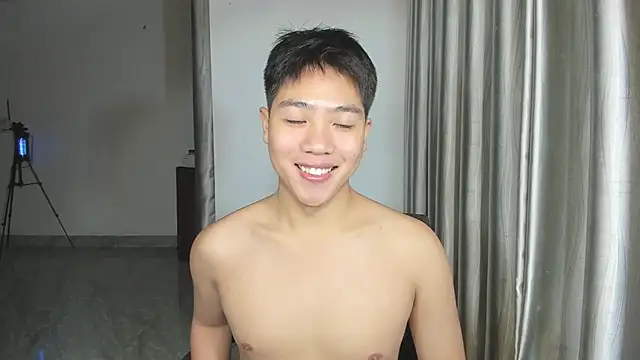 Snapshot of Oliver_Nl chatting on 7, 3, 2025 Oliver Nl online show from 7, 3, 2025