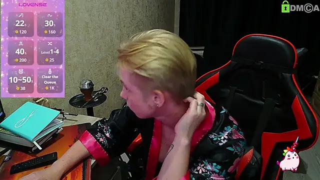 Alexis Gordon online show from 13, 9, 2025