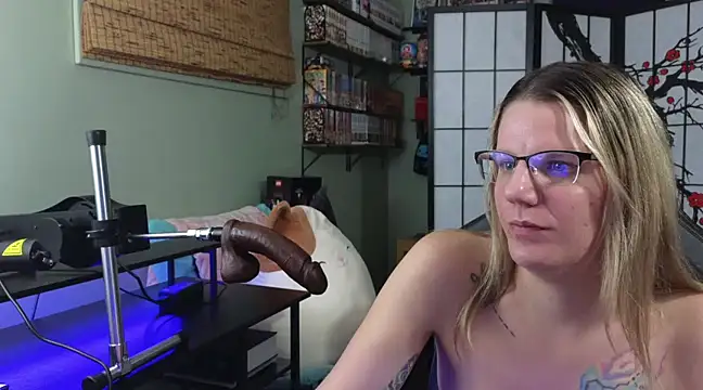 Snapshot of Sarahtineke chatting on 23, 12, 2024 Sarahtineke online show from 23, 12, 2024