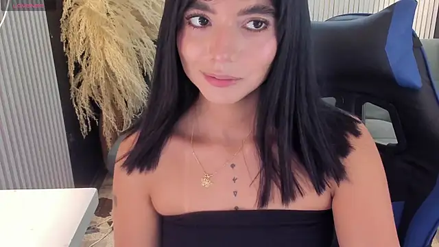 Snapshot of NicolRoss_ chatting on 28, 6, 2026 NicolRoss online show from 28, 6, 2026
