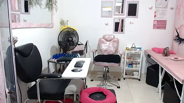 Snapshot of titsbiglovers chatting on 1, 10, 2025 titsbiglovers online show from 1, 10, 2025