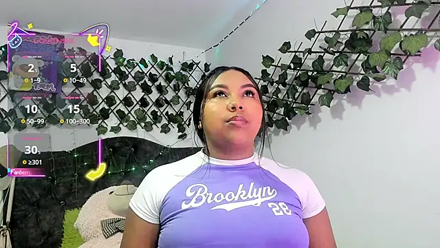 Snapshot of PaulinaSwan chatting on 14, 10, 2025 PaulinaSwan online show from 14, 10, 2025