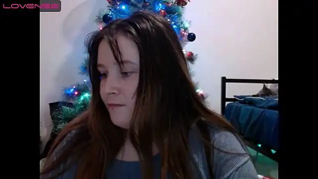 Snapshot of Light_Luna chatting on 4, 1, 2025 Light Luna online show from 4, 1, 2025