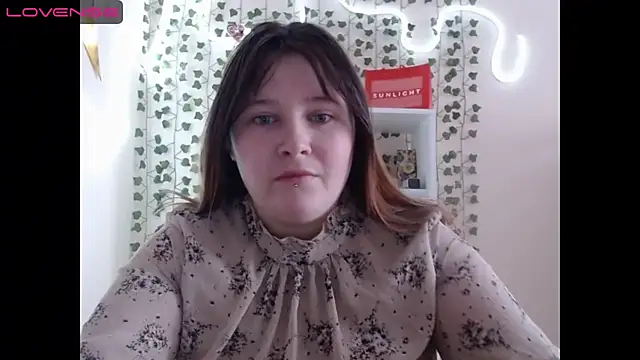 Snapshot of Light_Luna chatting on 13, 1, 2025 Light Luna online show from 13, 1, 2025