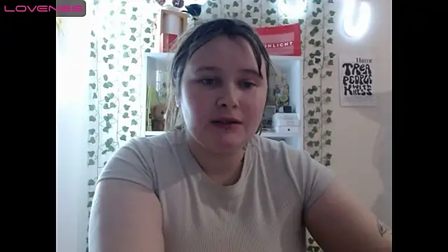 Snapshot of Light_Luna chatting on 13, 1, 2025 Light Luna online show from 13, 1, 2025