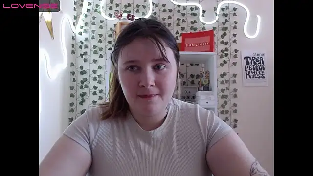 Snapshot of Light_Luna chatting on 14, 1, 2025 Light Luna online show from 14, 1, 2025