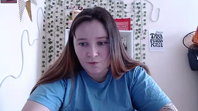 Snapshot of Light_Luna chatting on 19, 1, 2025 Light Luna online show from 19, 1, 2025