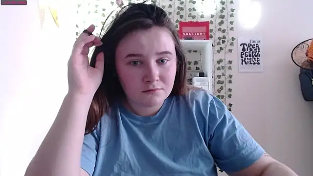 Snapshot of Light_Luna chatting on 22, 1, 2025 Light Luna online show from 22, 1, 2025