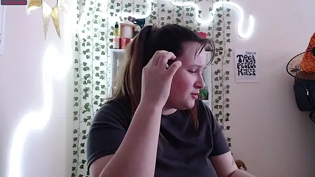 Snapshot of Light_Luna chatting on 29, 1, 2025 Light Luna online show from 29, 1, 2025