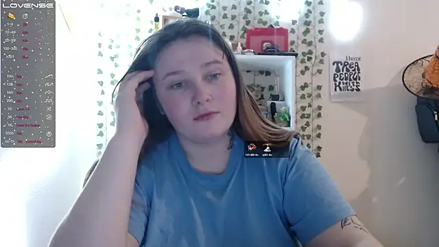 Snapshot of Light_Luna chatting on 30, 1, 2025 Light Luna online show from 30, 1, 2025