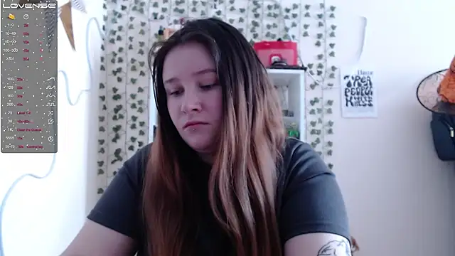 Snapshot of Light_Luna chatting on 31, 1, 2025 Light Luna online show from 31, 1, 2025