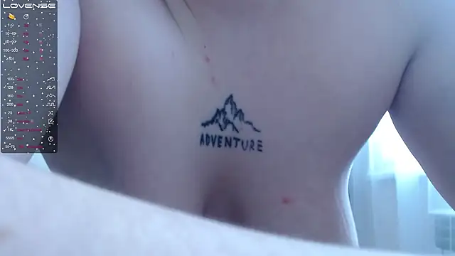 Snapshot of Light_Luna chatting on 8, 2, 2025 Light Luna online show from 8, 2, 2025