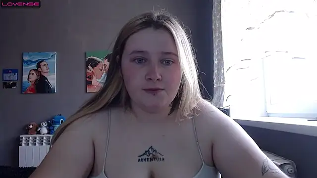 Snapshot of Light_Luna chatting on 21, 9, 2025 Light Luna online show from 21, 9, 2025