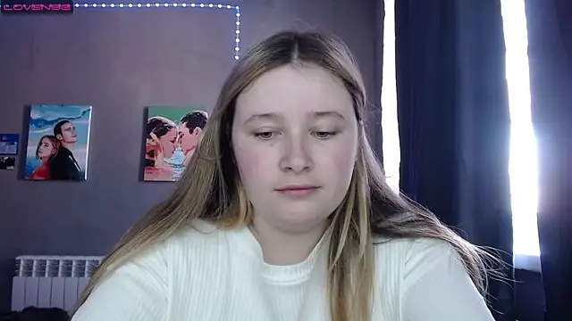 Snapshot of Light_Luna chatting on 12, 10, 2025 Light Luna online show from 12, 10, 2025