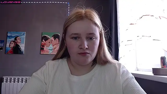 Snapshot of Light_Luna chatting on 20, 10, 2025 Light Luna online show from 20, 10, 2025