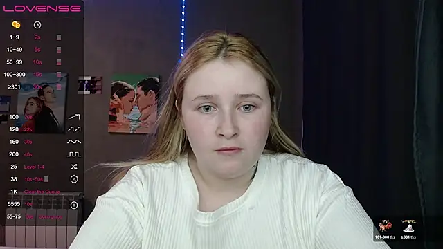 Snapshot of Light_Luna chatting on 31, 10, 2025 Light Luna online show from 31, 10, 2025