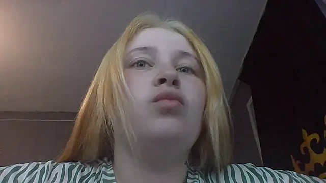 Snapshot of Light_Luna chatting on 26, 6, 2026 Light Luna online show from 26, 6, 2026