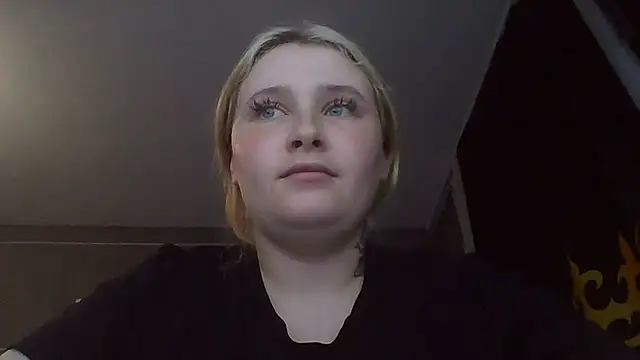 Snapshot of Light_Luna chatting on 31, 7, 2026 Light Luna online show from 31, 7, 2026