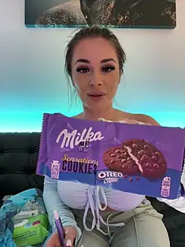 IsabellaEtthan online show from 18, 10, 2025