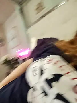 BeckiTooSweet online show from 9, 3, 2025