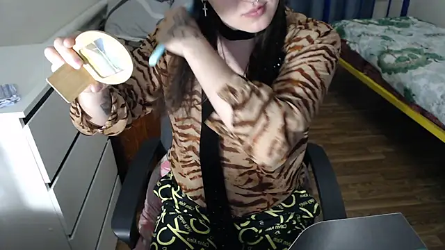 EvaMiron online show from 15, 9, 2025