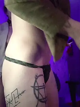 Snapshot of SuccubusTatuada chatting on 31, 3, 2026 SuccubusTatuada online show from 31, 3, 2026