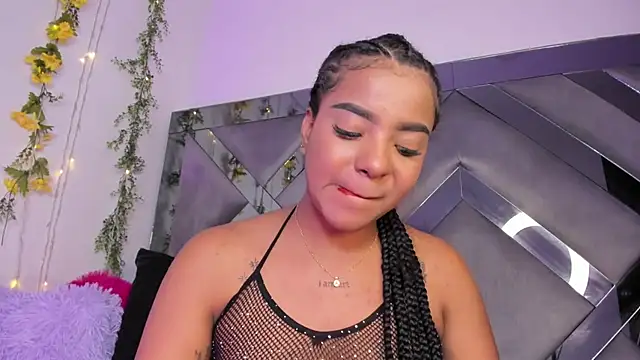 Iris hott1 online show from 16, 1, 2025