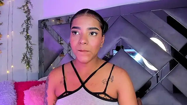 Iris hott1 online show from 27, 2, 2025