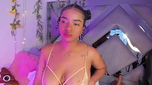 Iris hott1 online show from 8, 3, 2025