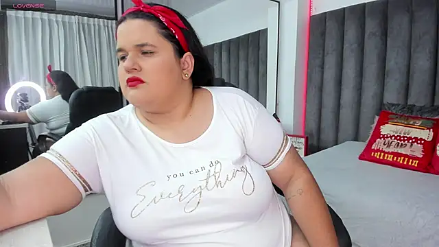 Snapshot of natalia_curvy1 chatting on 17, 12, 2024 natalia curvy1 online show from 17, 12, 2024